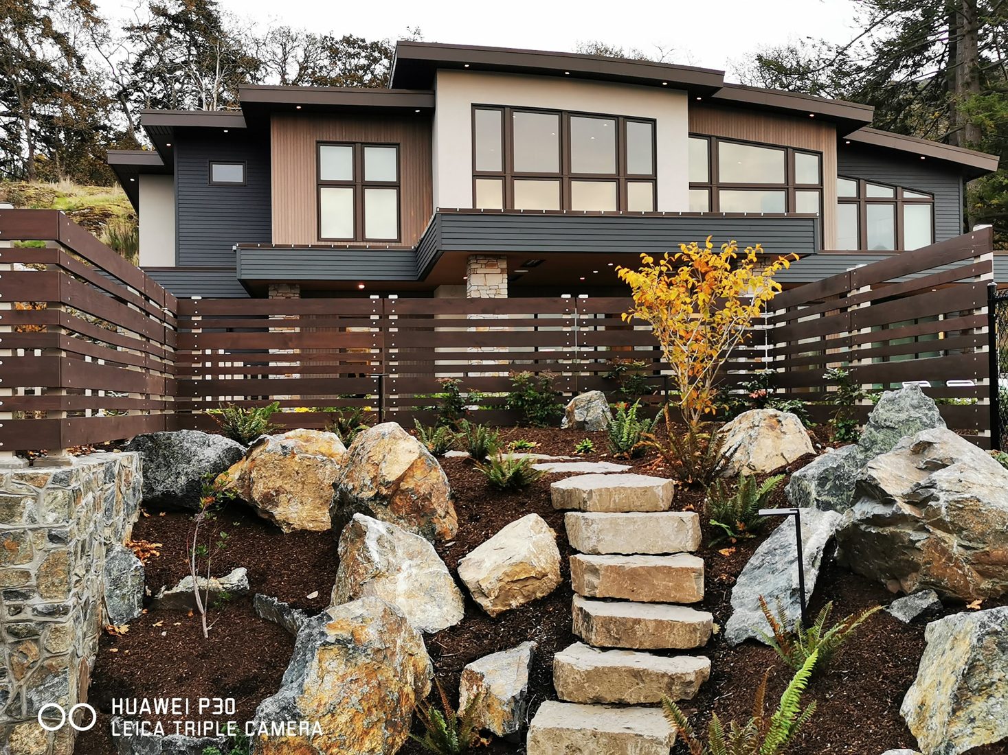 Custom Fencing & Landscape Finish